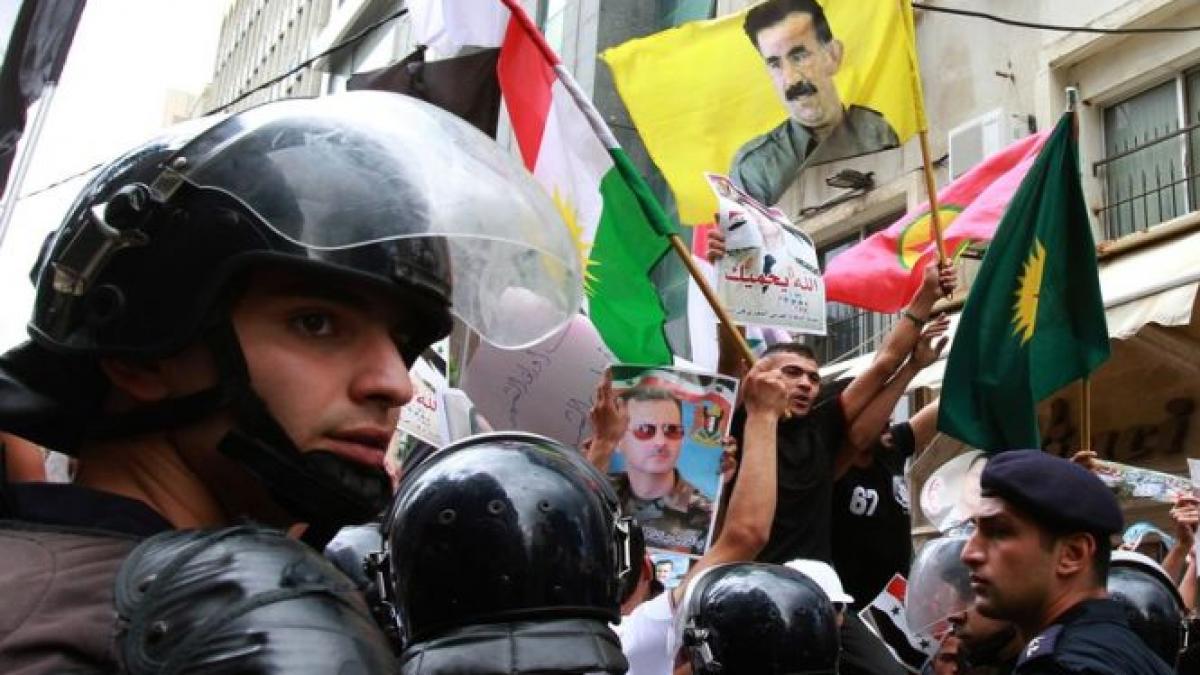 confruntari violente intre nationalistii turci si studentii kurzi din ankara