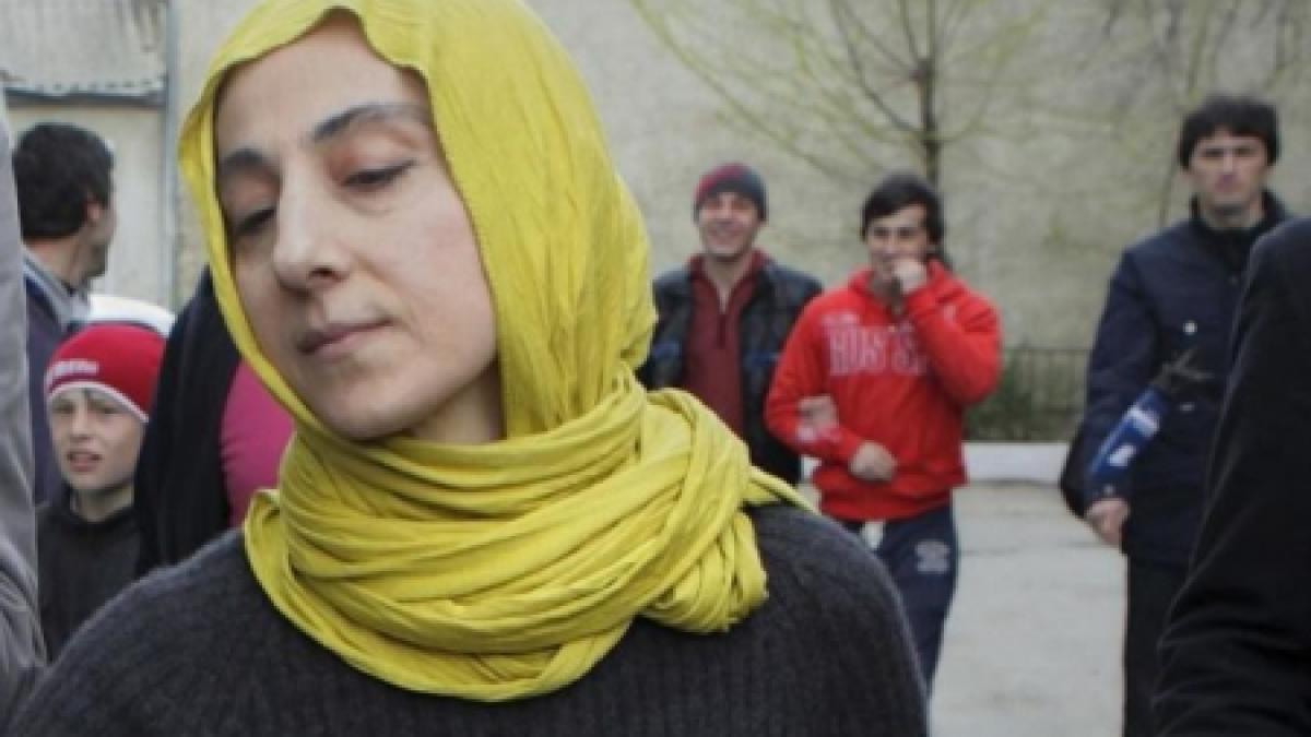 mama suspectilor in atacul din boston are probleme cu legea poate fi arestata daca se intoarce in