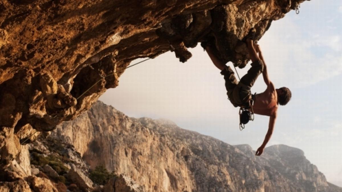 este primul nevazator din lume care a cucerit everestul si a pierdut vederea dar a castigat ambitia