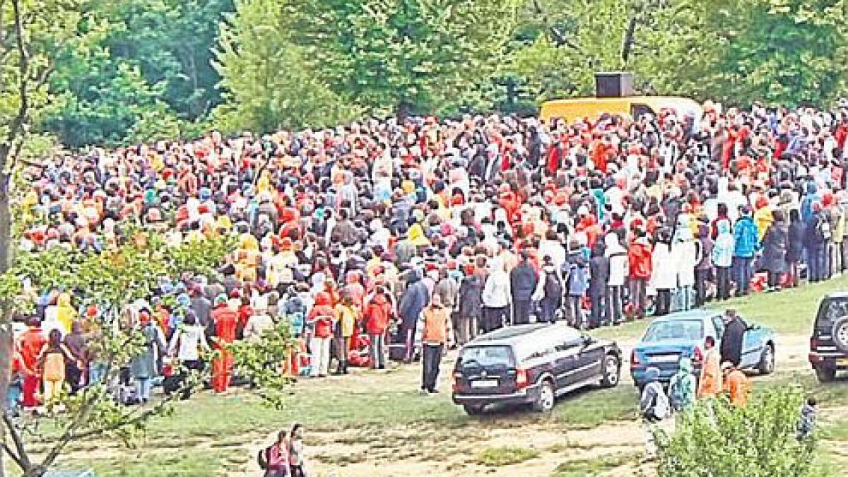 hotelurile din baile herculane sunt ocupate in proportie de 100 4 000 de adeptii misa au venit