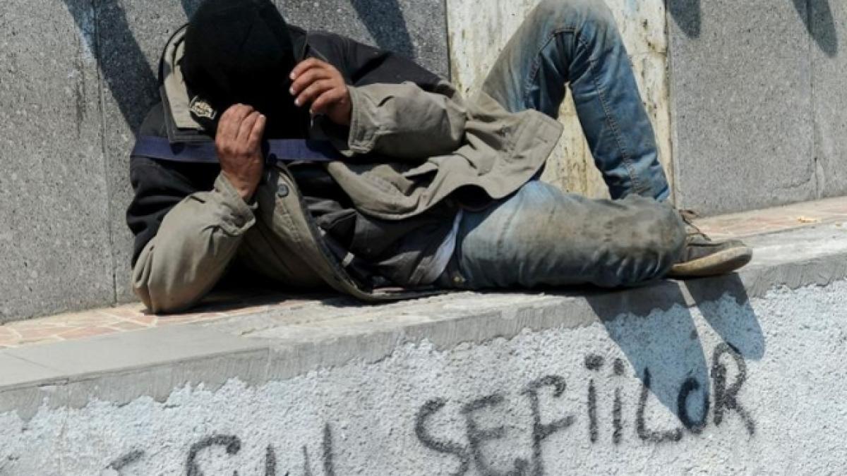 oamenii strazii s au intors in canalele de la gara la o zi dupa ce au fost scosi cu forta din