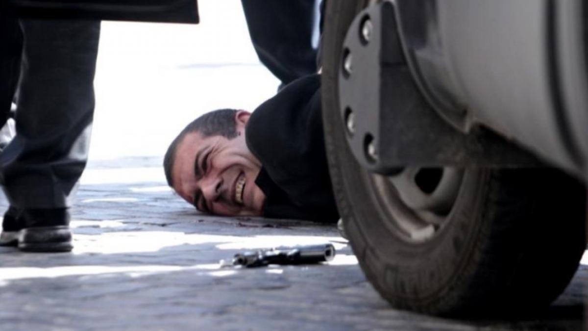 focuri de arma in fata sediului guvernului italian un suspect a fost arestat