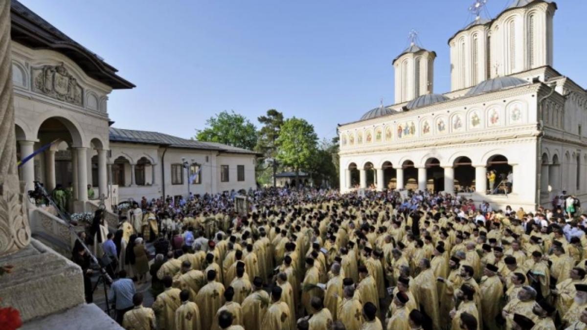 pelerinaj de florii pentru noi oamenii saraci care nu il avem decat pe dumnezeu catedrala mantuirii