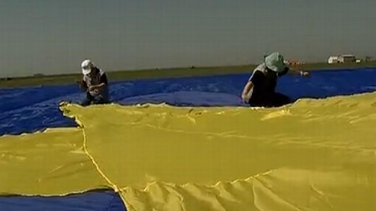 antena 3 face un steag urias pentru ue drapelul va fi amplasat de ziua europei la palatul