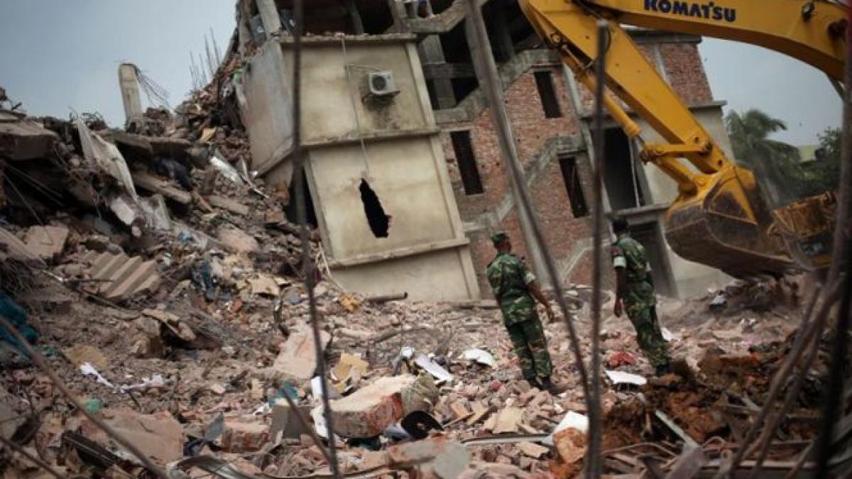 peste 400 de morti in urma prabusirii imobilului din bangladesh