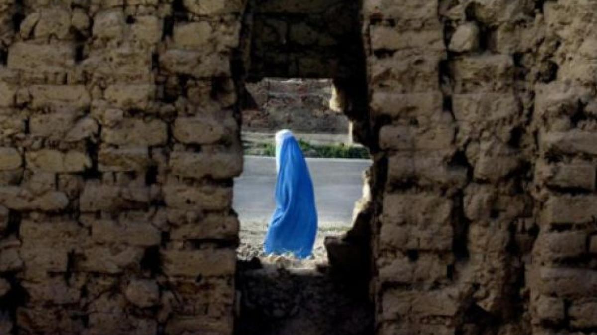 tanara ucisa de propriul tata in fata a 300 de oameni in numele onoarei