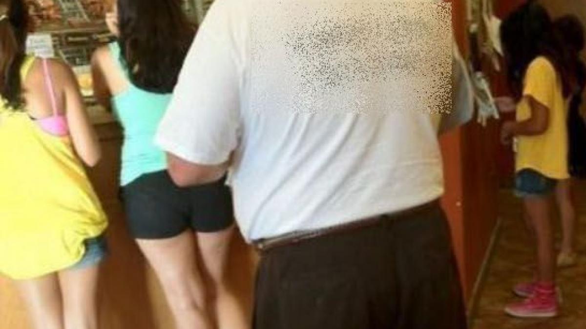 cand l au vazut au inceput sa rada si sa isi bata joc de el ce scria pe spatele tricoului acestui