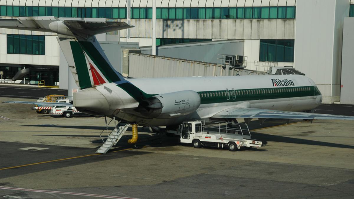 nouazeci de angajati alitalia arestati pentru furturi de bagaje