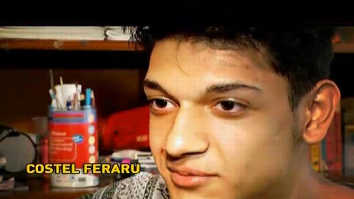 a fost orfan de mama si abandonat de tata acum la 15 ani are propria colectie de haine