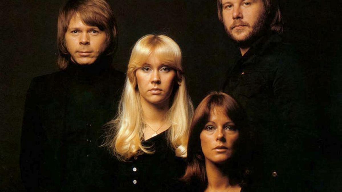 un muzeu dedicat legendarei trupe abba s a deschis recent la stockholm