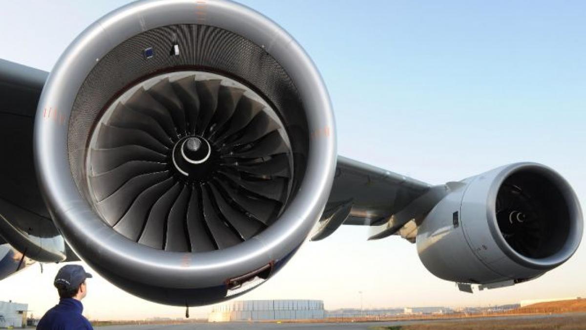 emotii pentru pasagerii unei aeronave care a decolat de pe otopeni avionul s a intors pe aeroport