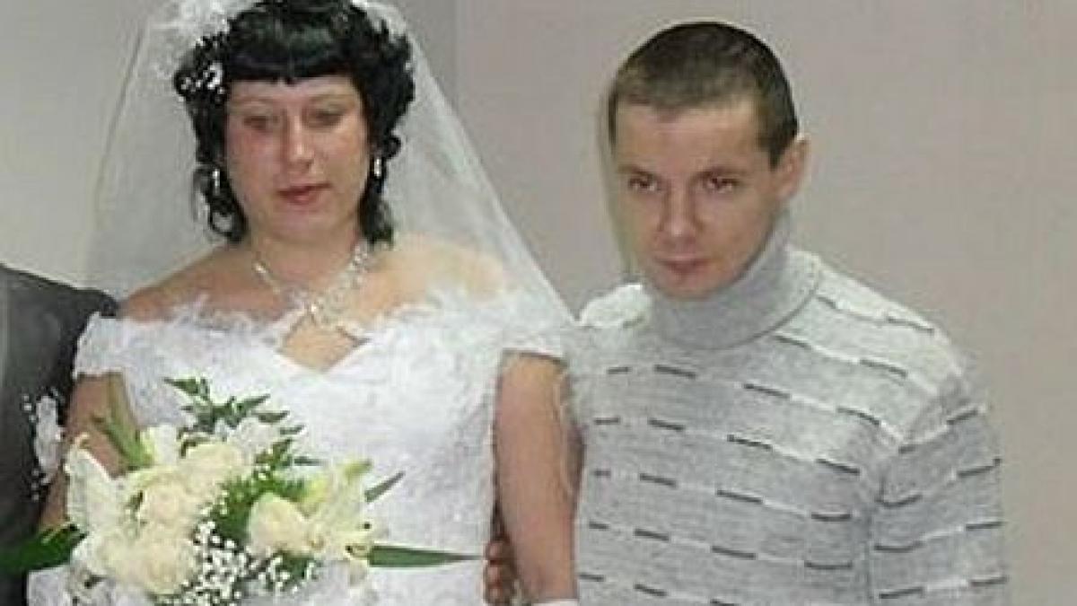 la nunta lor s a petrecut ceva ciudat daca ii vezi fata mirelui inainte si dupa te vei intreba ce s