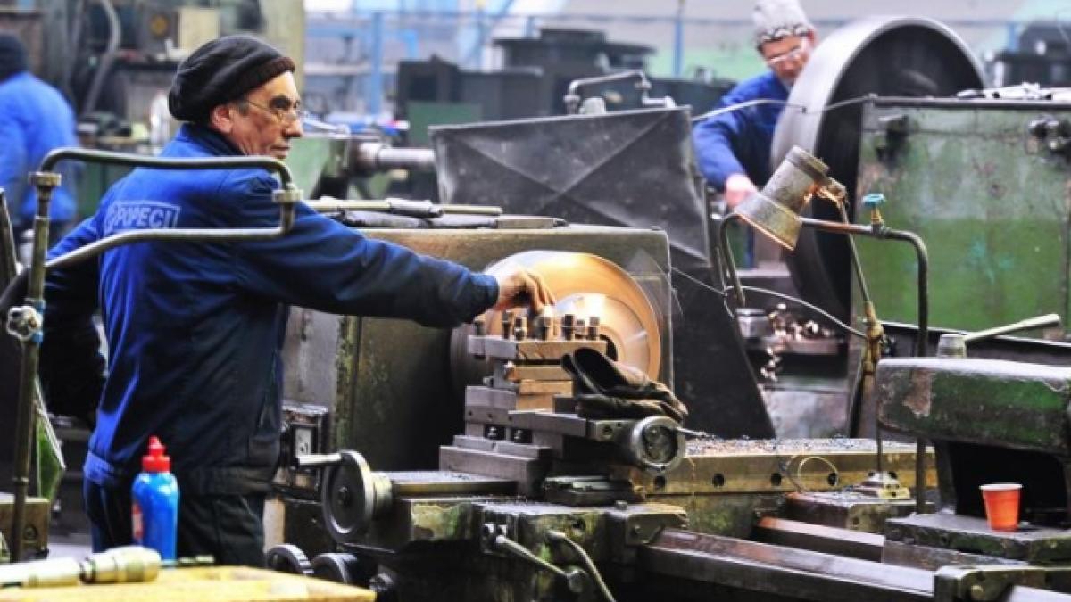 jaf pe bani publici la complexul energetic oltenia milioane de lei cheltuiti pentru servicii si