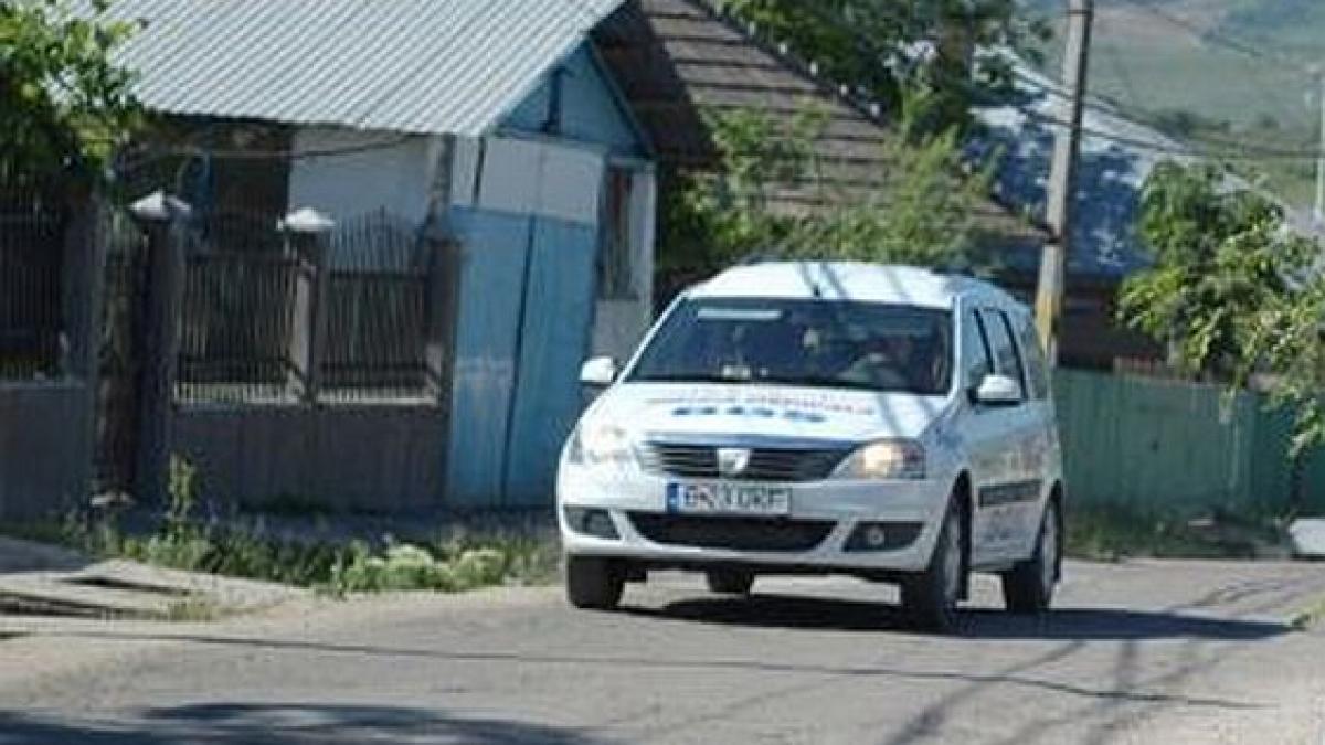 ce au gasit soferii intr o groapa din mijlocul drumului au incetinit imediat masinile