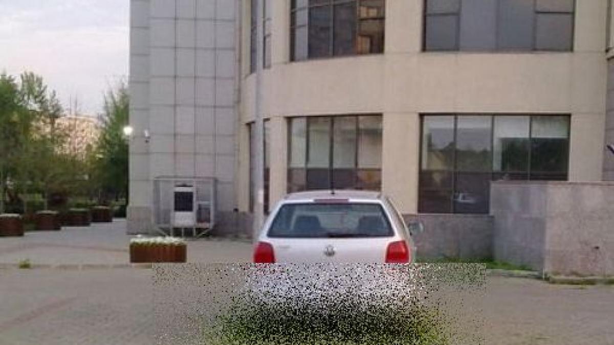 acest sofer s a nascut la varsta de 8 ani cand vei vedea unde si a parcat masina vei intelege de ce