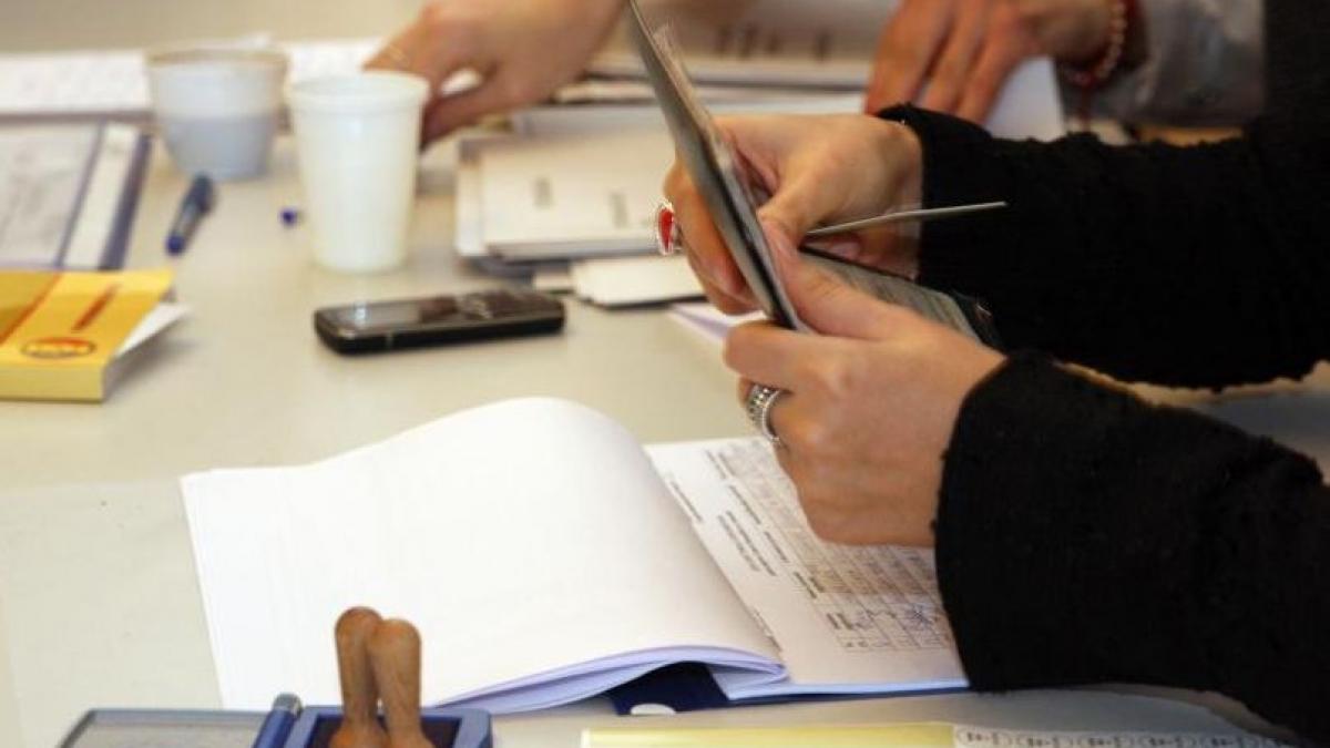 comisia juridica din senat a aprobat reducerea cvorumului la referendumuri la 30