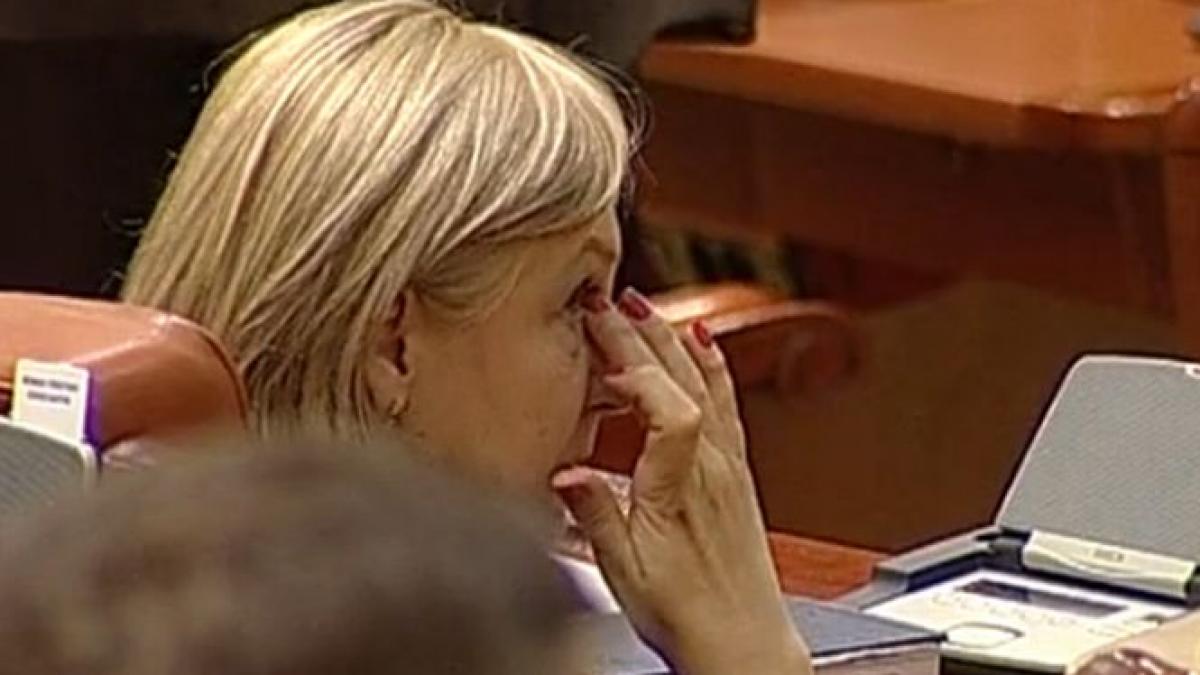 parlamentarii nostri voteaza dar habar n au ce voteaza resping sau adopta o lege doar pentru ca asa