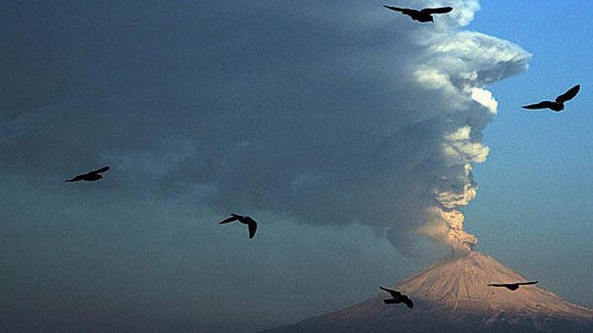 s a trezit la viata e cod galben de alerta in mexic din cauza eruptiei vulcanului popocatepetl