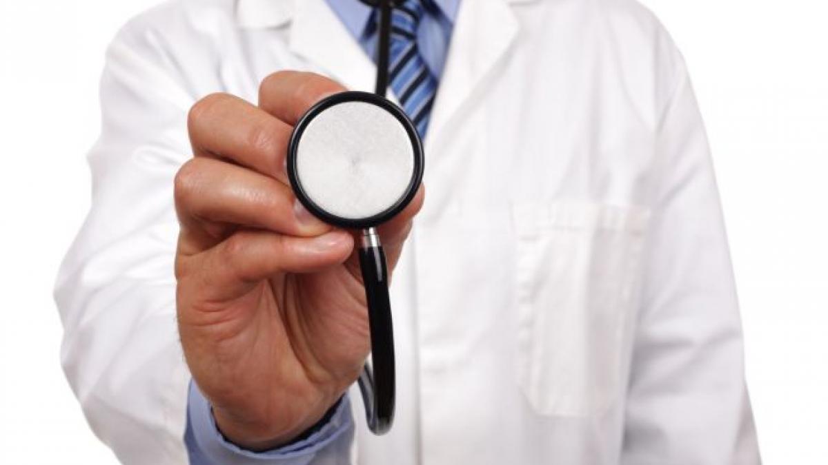 Un medic din Sibiu este acuzat că pretindea ŞPAGĂ în schimbul certificatelor de handicap