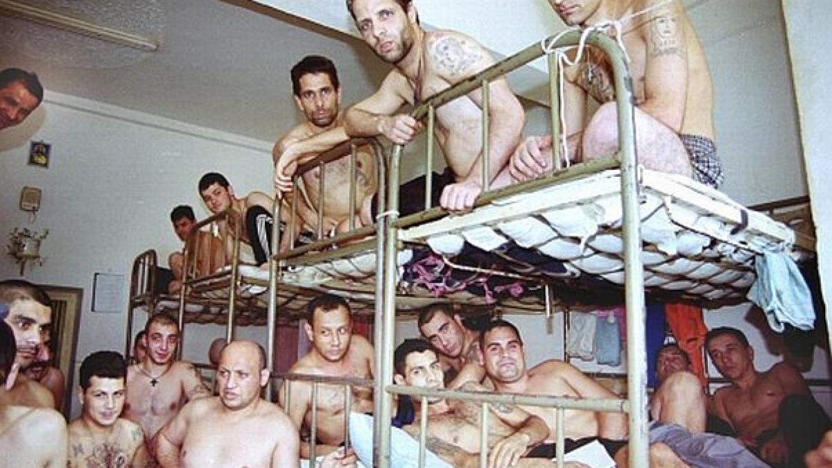 pentru copiii orfani nu se face nimic in schimb bugetul pentru detinuti va fi majorat