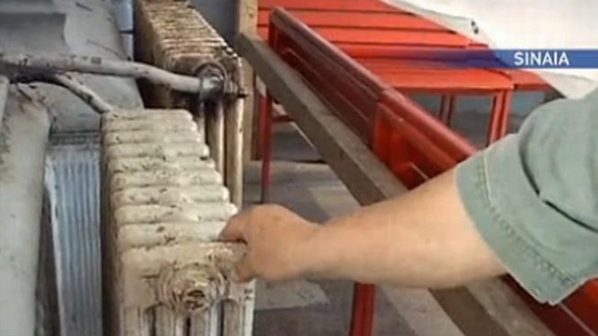 la peste 20 de grade celsius caloriferele din gara sinaia sunt inca sunt fierbinti