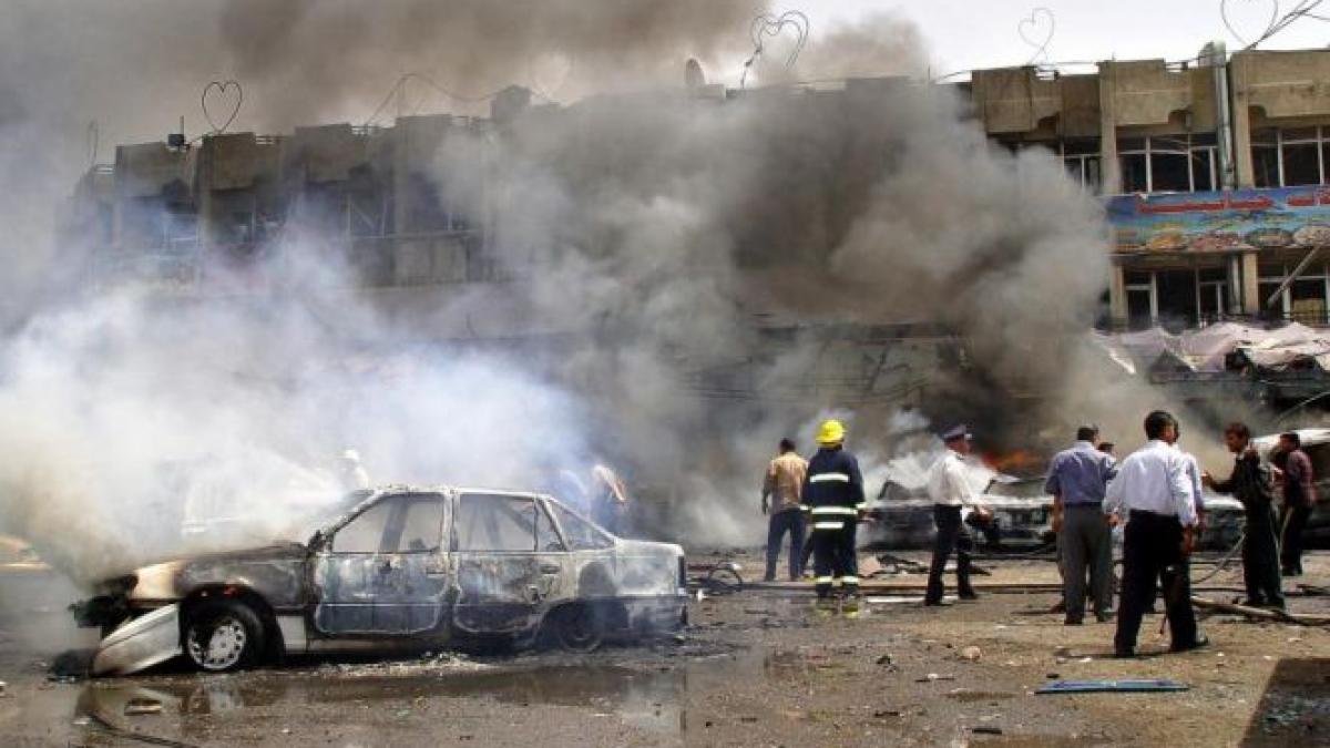 atentatele se intensifica in irak 13 oameni au murit luni in urma unor atacuri cu bomba