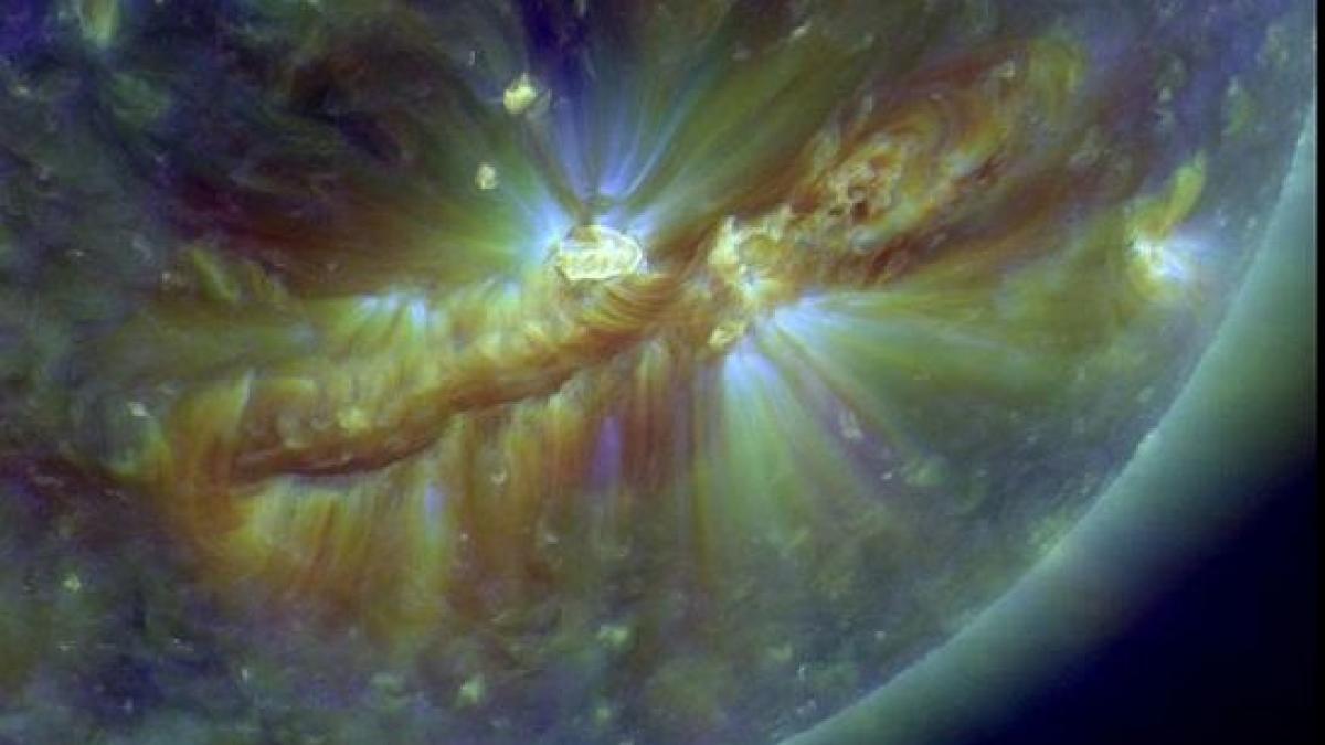 imaginea unica publicata de nasa soarele care ne lumineaza este albastru