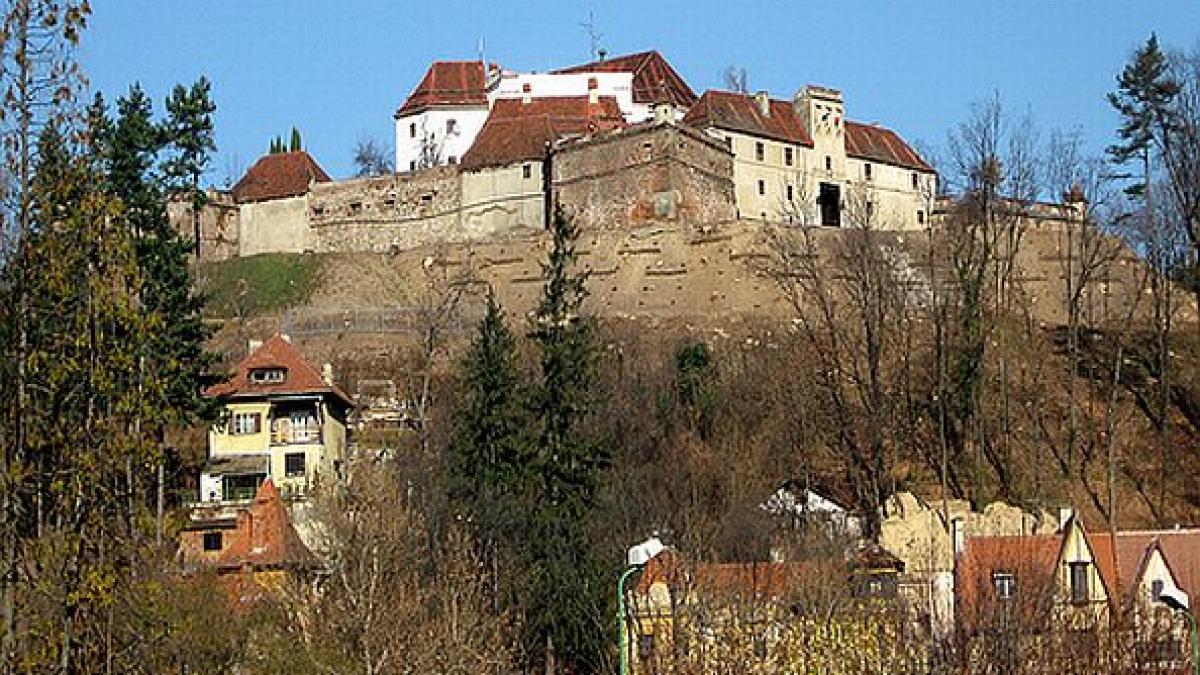 The Romanian flag is standing  over the Brasov Citadel. We are getting ready for the big event of May 27