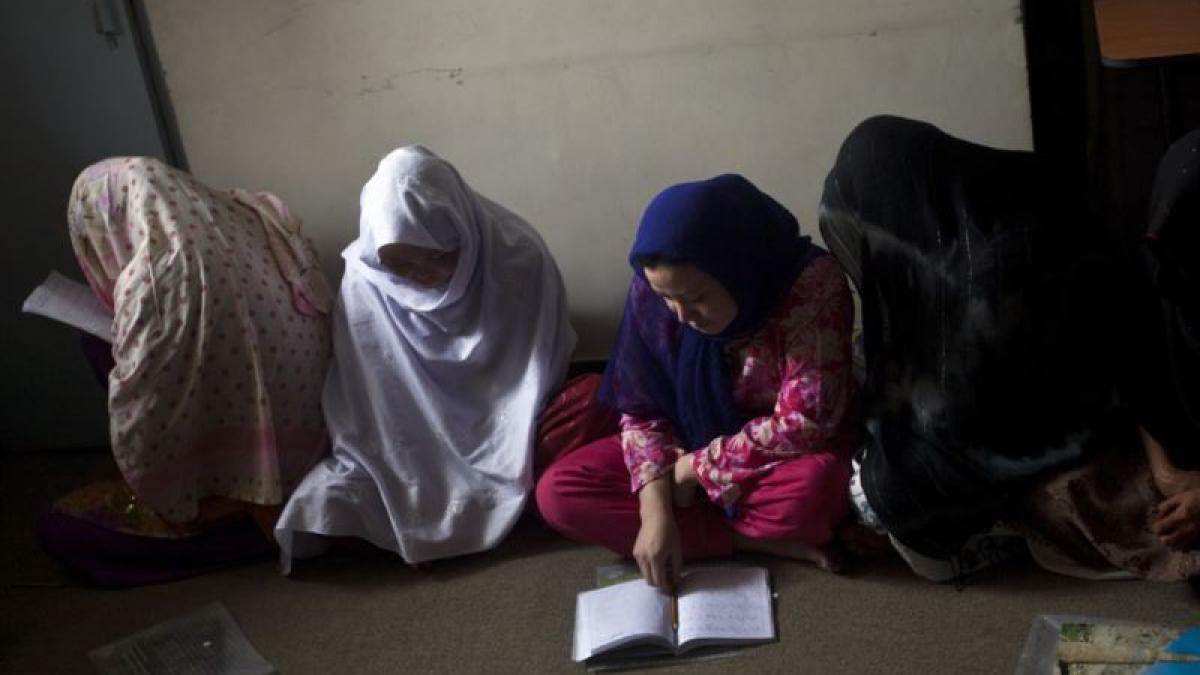 cosmarul femeilor din afganistan tot mai multe sunt aruncate in inchisori pentru crime morale