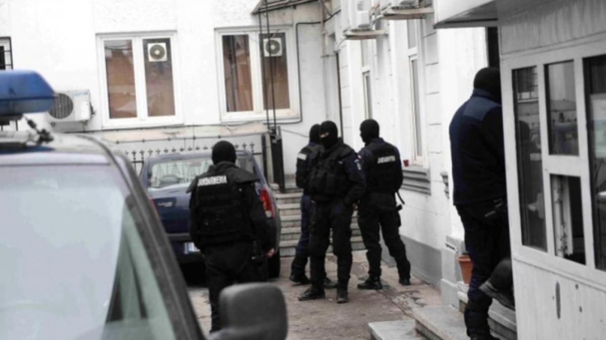 mascatii au sigilat o primarie din arges noua suspecti in cazul de frauda electorala sunt