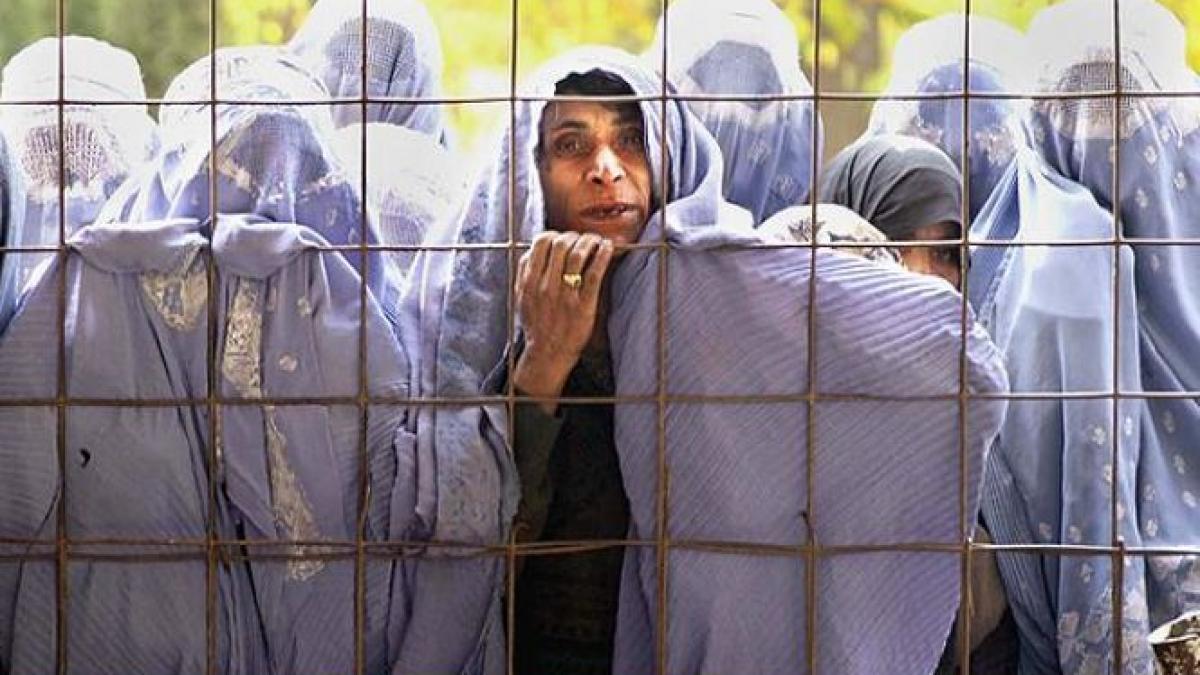 conduita imorala trimite sute de femei in inchisorile din afganistan