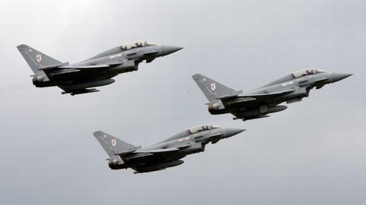 Alertă aeriană în UK! Aparate de luptă britanice au interceptat ÎN ZBOR un avion de pasageri pakistanez