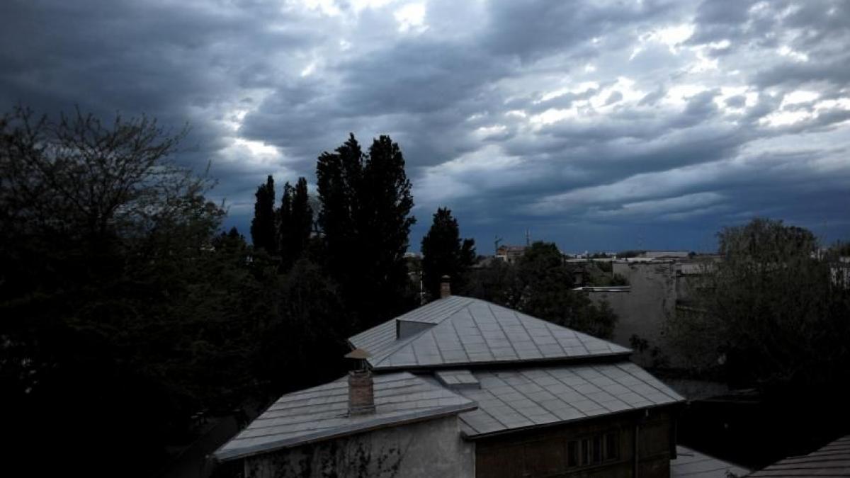 furtuna a facut prapad la galati oamenii spun ca o tornada a maturat satele