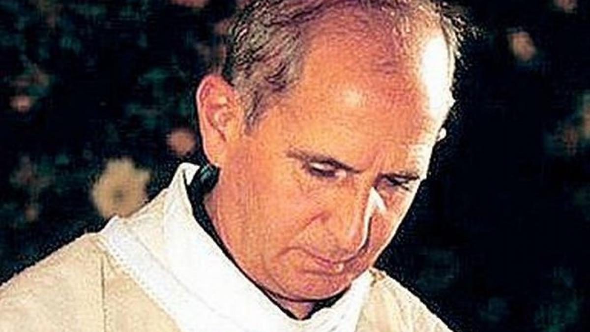 biserica il beatifica astazi dar cand a avut nevoie de ajutor nimeni nu era acolo un preot asasinat