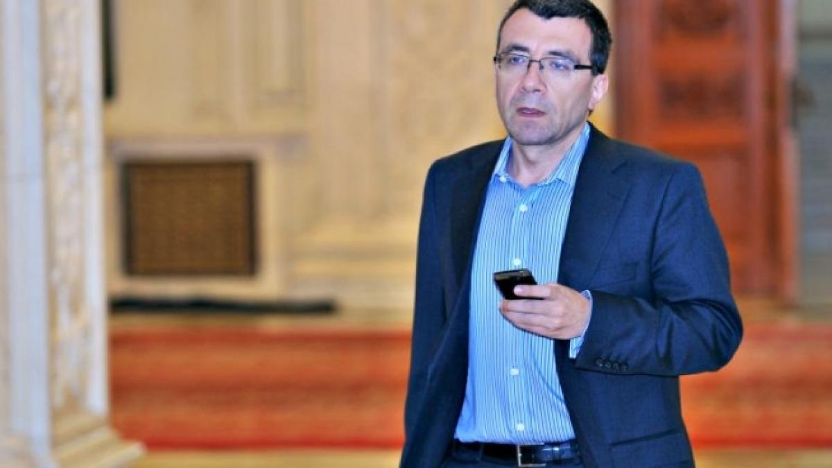 mihai voicu traian basescu incalca din nou prevederile constitutionale si isi formeaza o