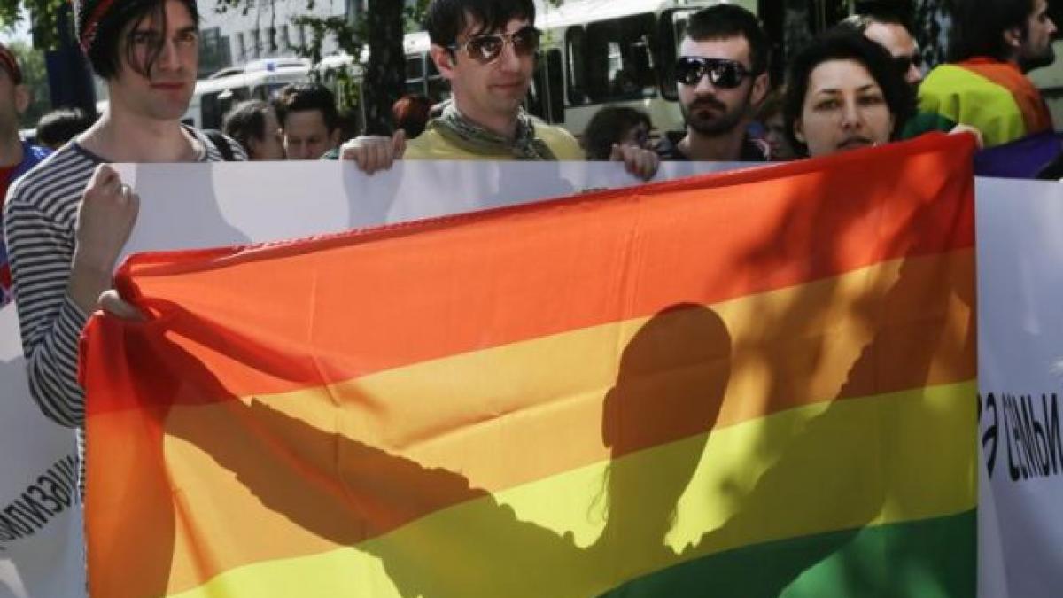 Violenţe la manifestaţiile organizate de susţinătorii drepturilor homosexualilor
