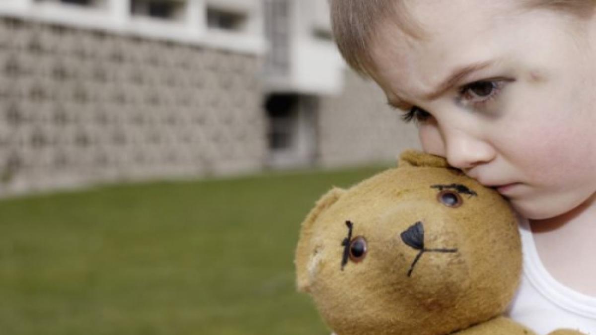 cruzime fara margini copil ucis si incendiat de propria mama