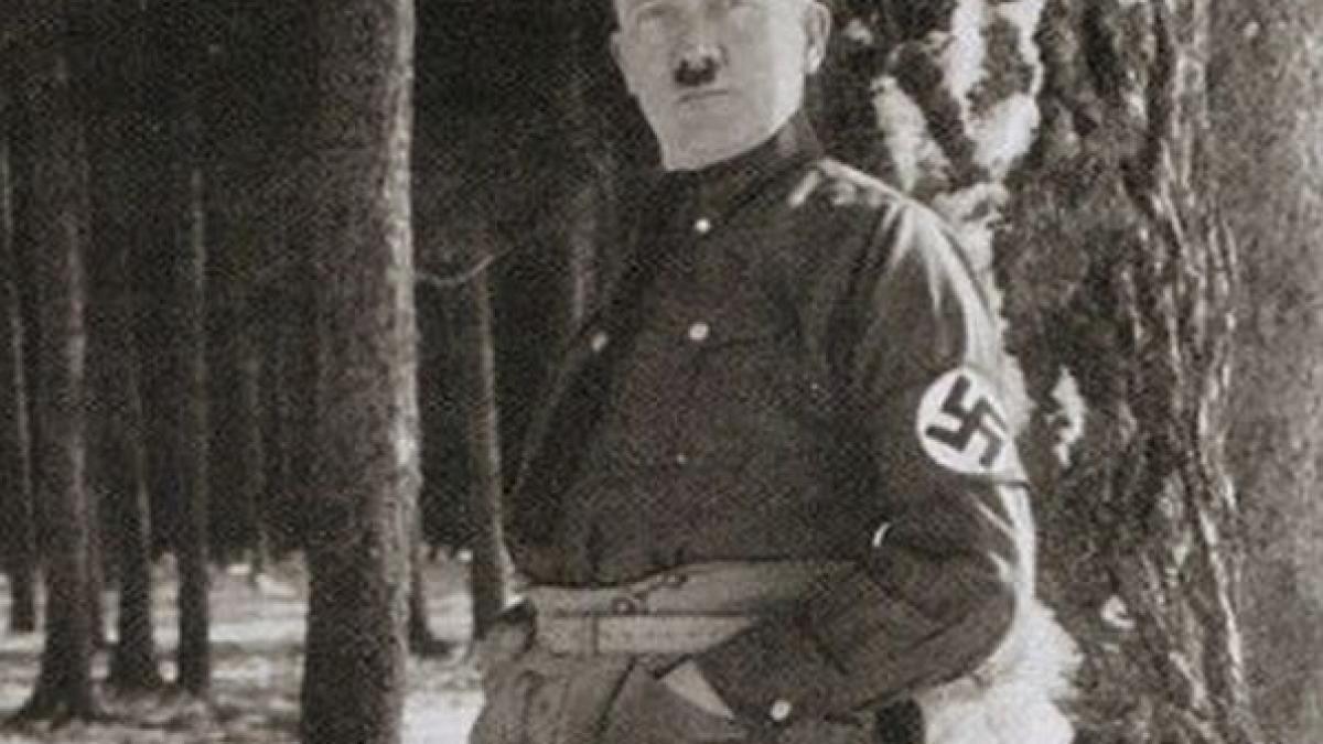 fotografia aceasta a fost interzisa de hitler este sub demnitatea oricarui om