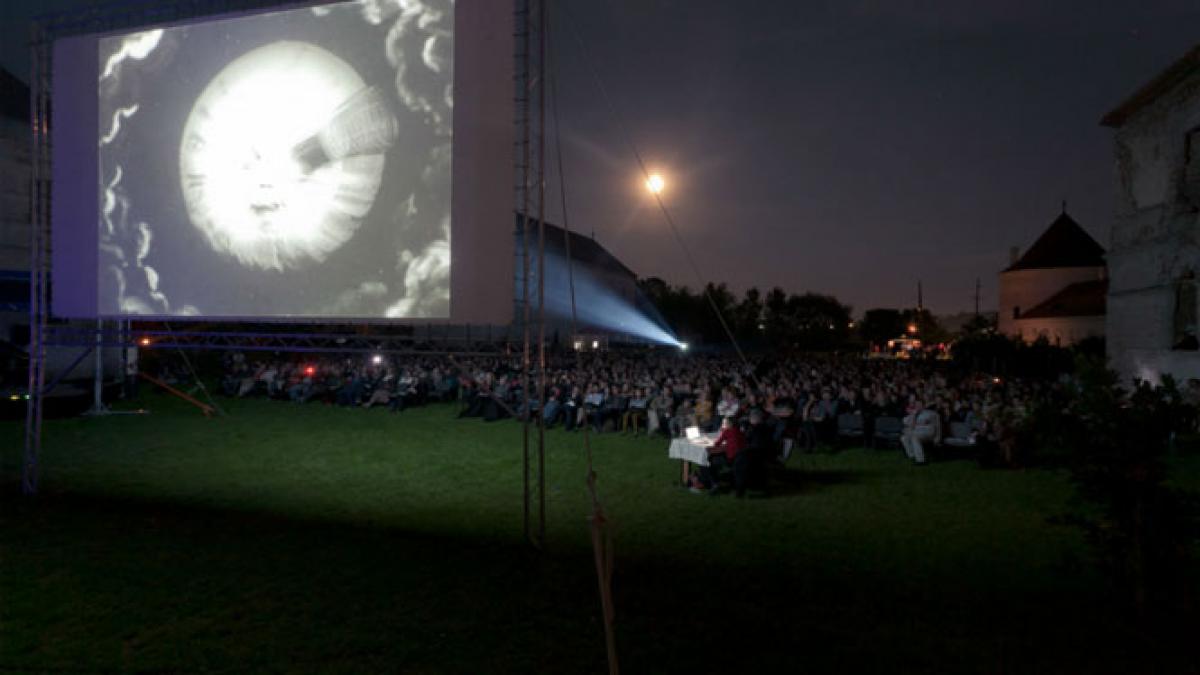 incepe tiff 2013 weekend la castel concerte si proiectii speciale in primele zile de festival