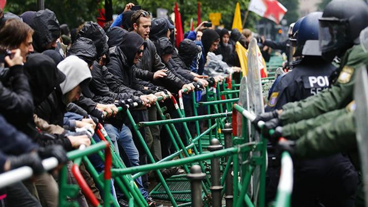 mii de protestari au blocat accesul in incinta bancii centrale europene