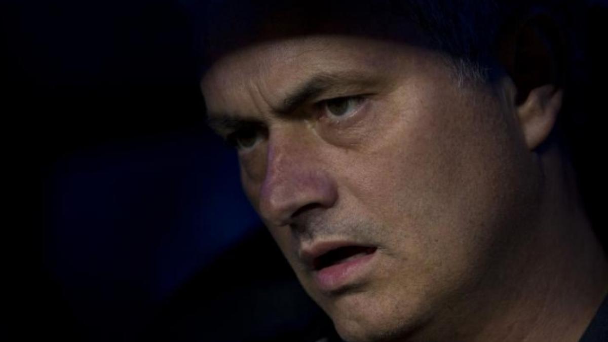 jose mourinho fluierat de fanii real madrid pe santiago bernabeu