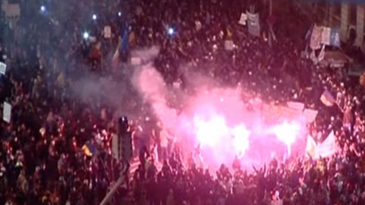 sinteza zilei protestele violente din ianuarie 2012 ce s a schimbat si ce a ramas la fel