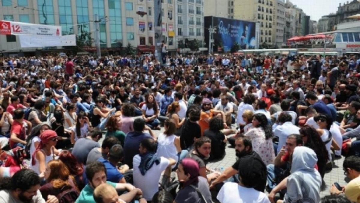 grecia solidara cu turcia peste 1 000 de persoane au manifestat la salonic