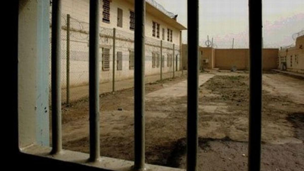 un detinut de la penitenciarul poarta alba a evadat in timp ce lucra la un bloc