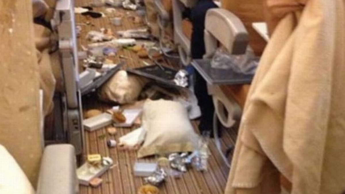 asta se intampla cand avioanele trec prin zone cu turbulente dezastrul dintr o aeronava in care