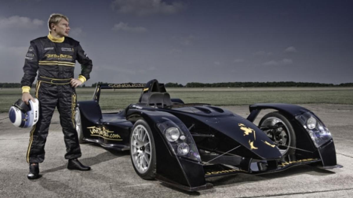 mika hakkinen a prezentat publicului roman masina caparo t1 folosita in demonstratia sustinuta in