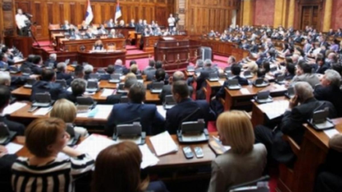 politicienii se vor eco camera deputatilor incepe reducerea consumului de hartie