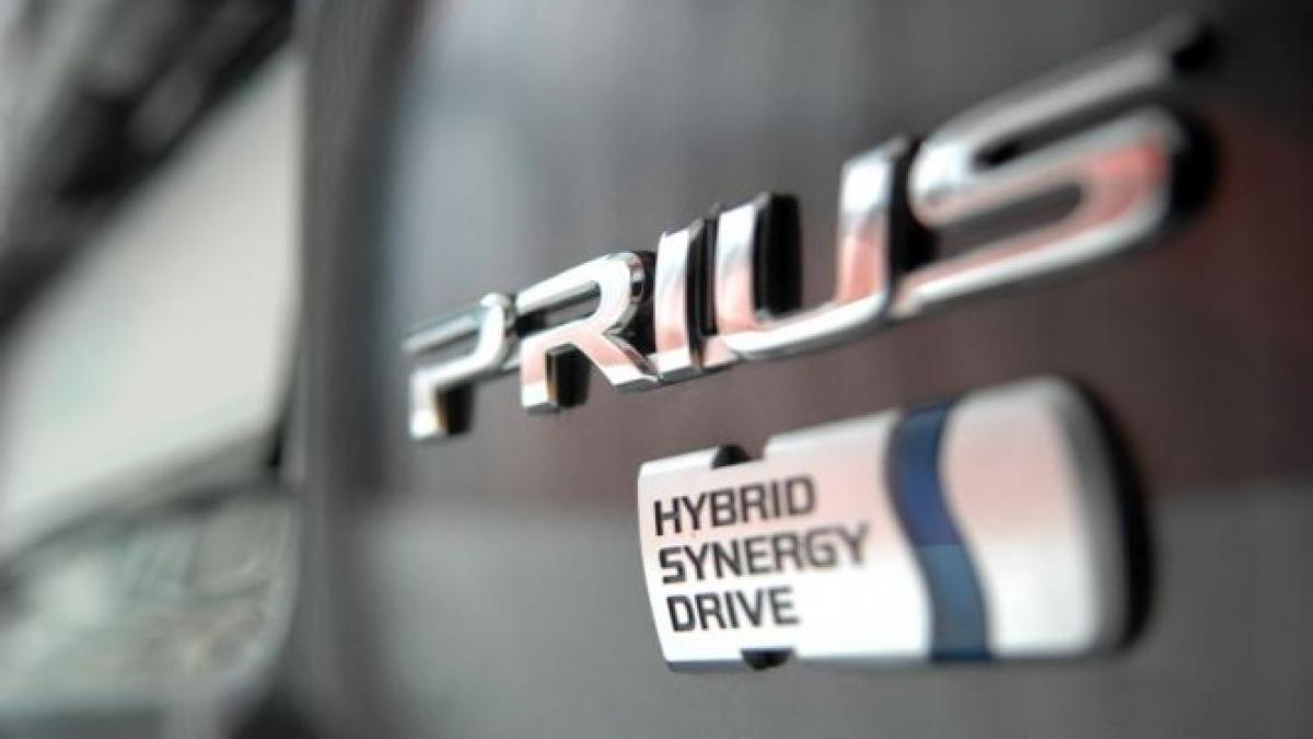 toyota verifica 240 000 de automobile prius pentru o posibila defectiune la frane