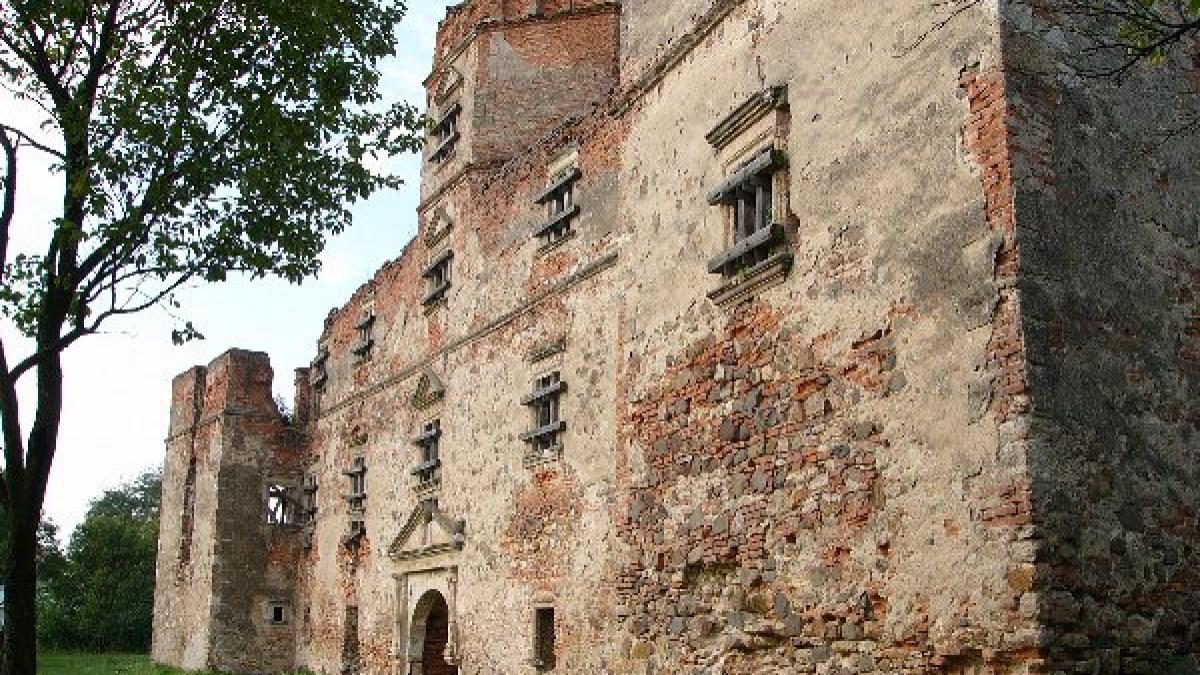 un tunel subteran tinut ascuns din evul mediu strabate unul din importantele orase din romania