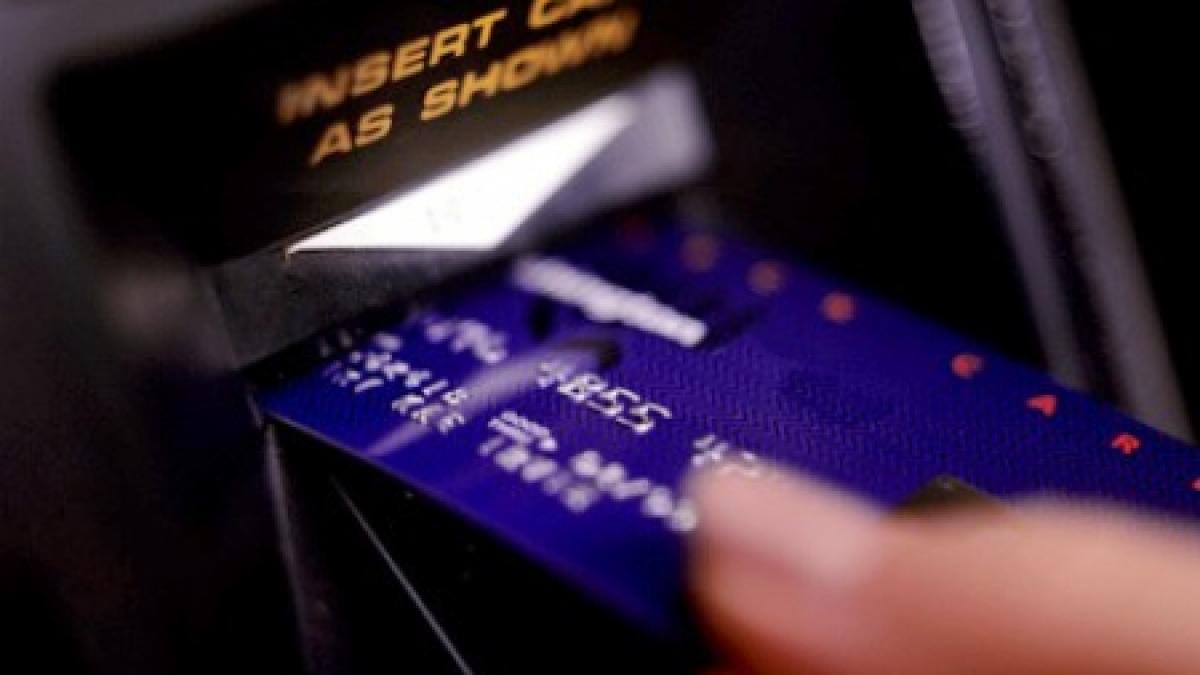 peste 90 din furturile la bancomate din marea britanie sunt comise de romani